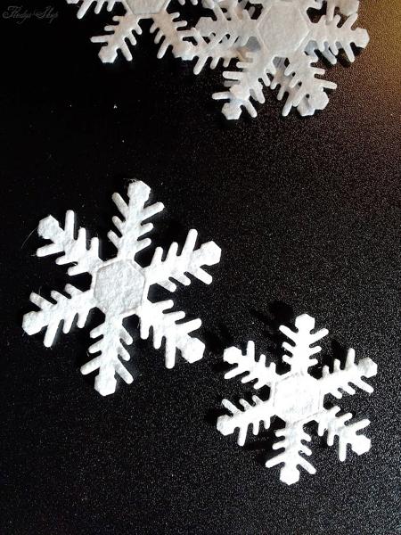 15 weiße Filz Schneeflocken